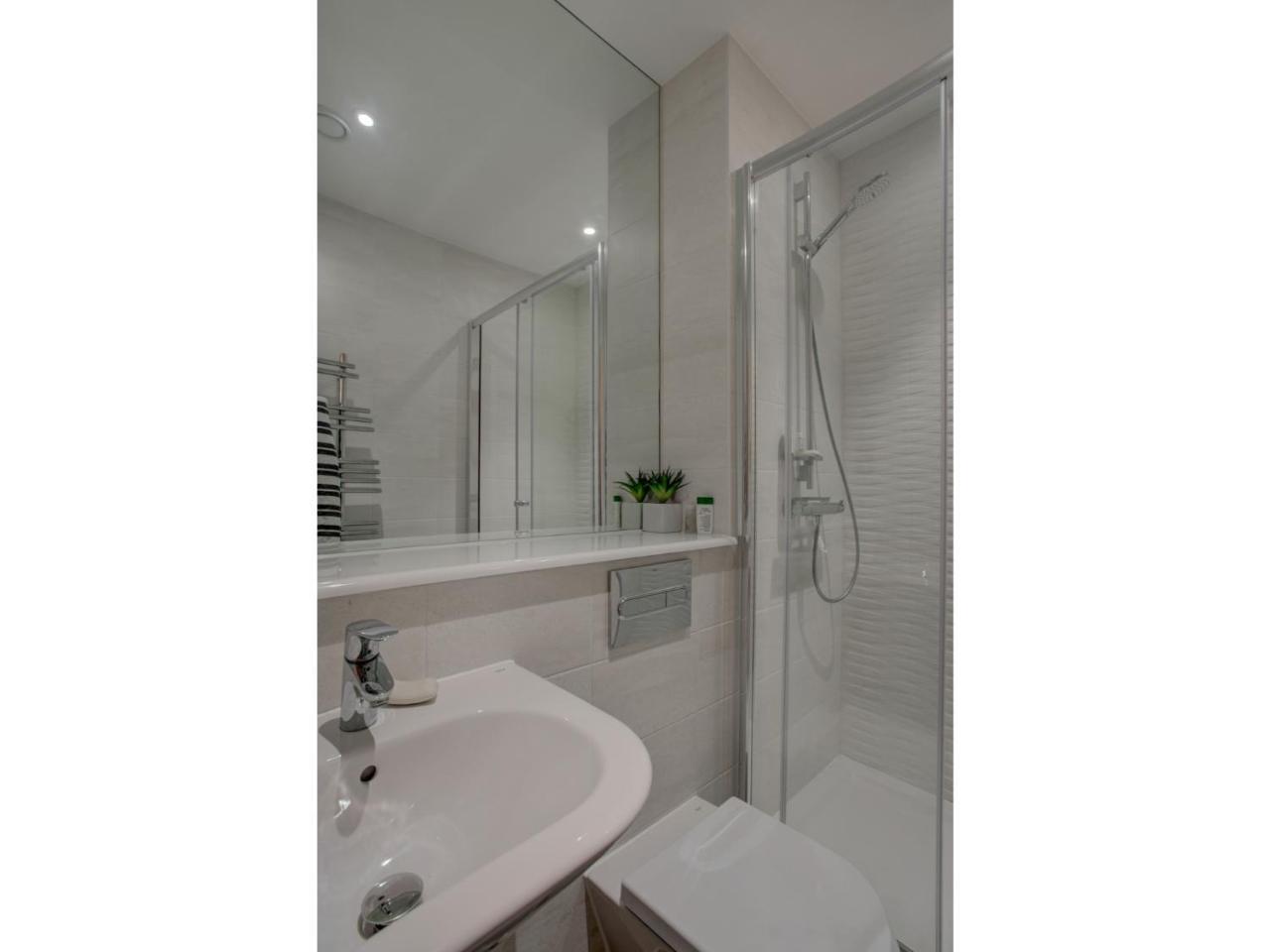 Ferienwohnung Stylish And Charming Apt For Up To 4, Manchester Exterior foto